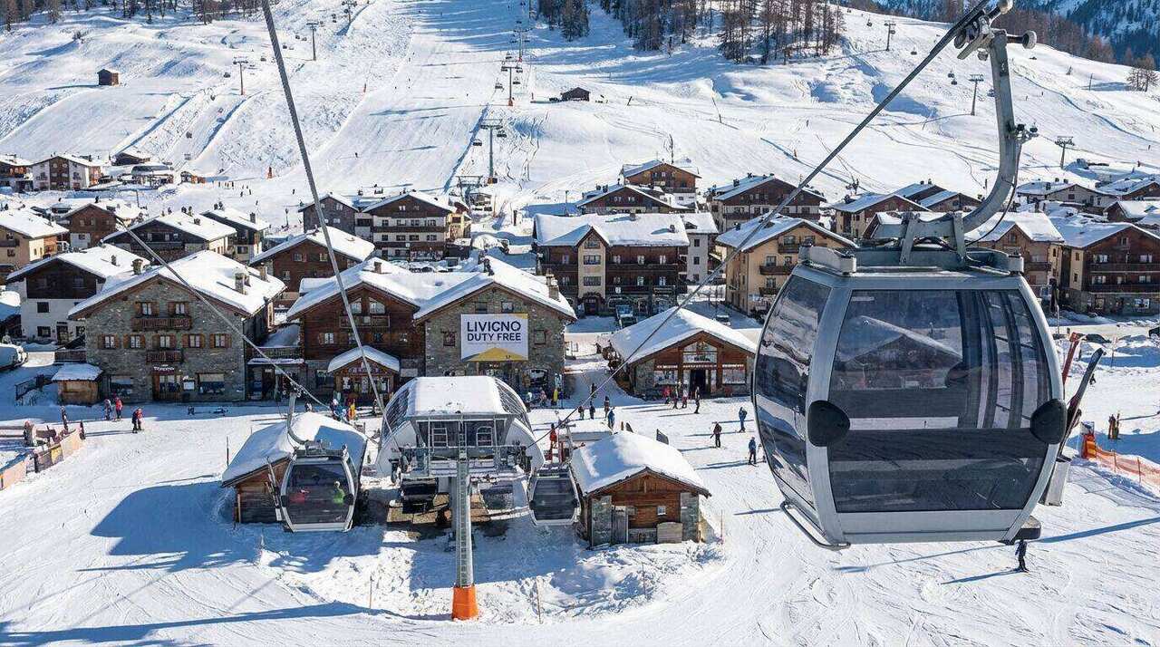 Gondola Mottolino con Livigno e la Valdidentro sullo sfondo